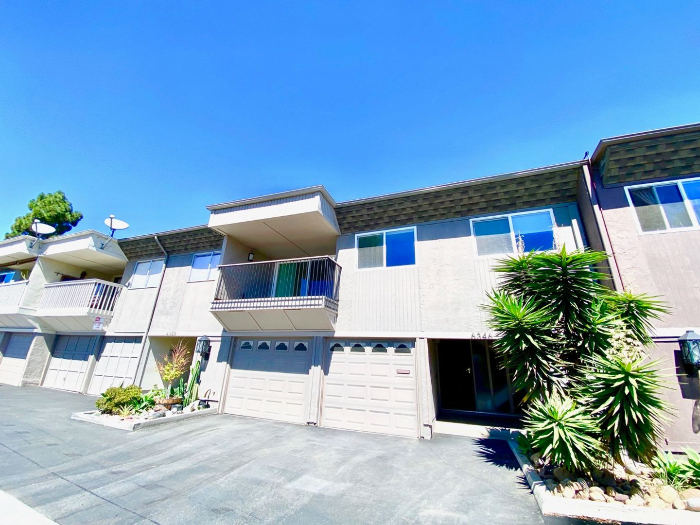 San Diego Townhome: 6346 Caminito Andreta