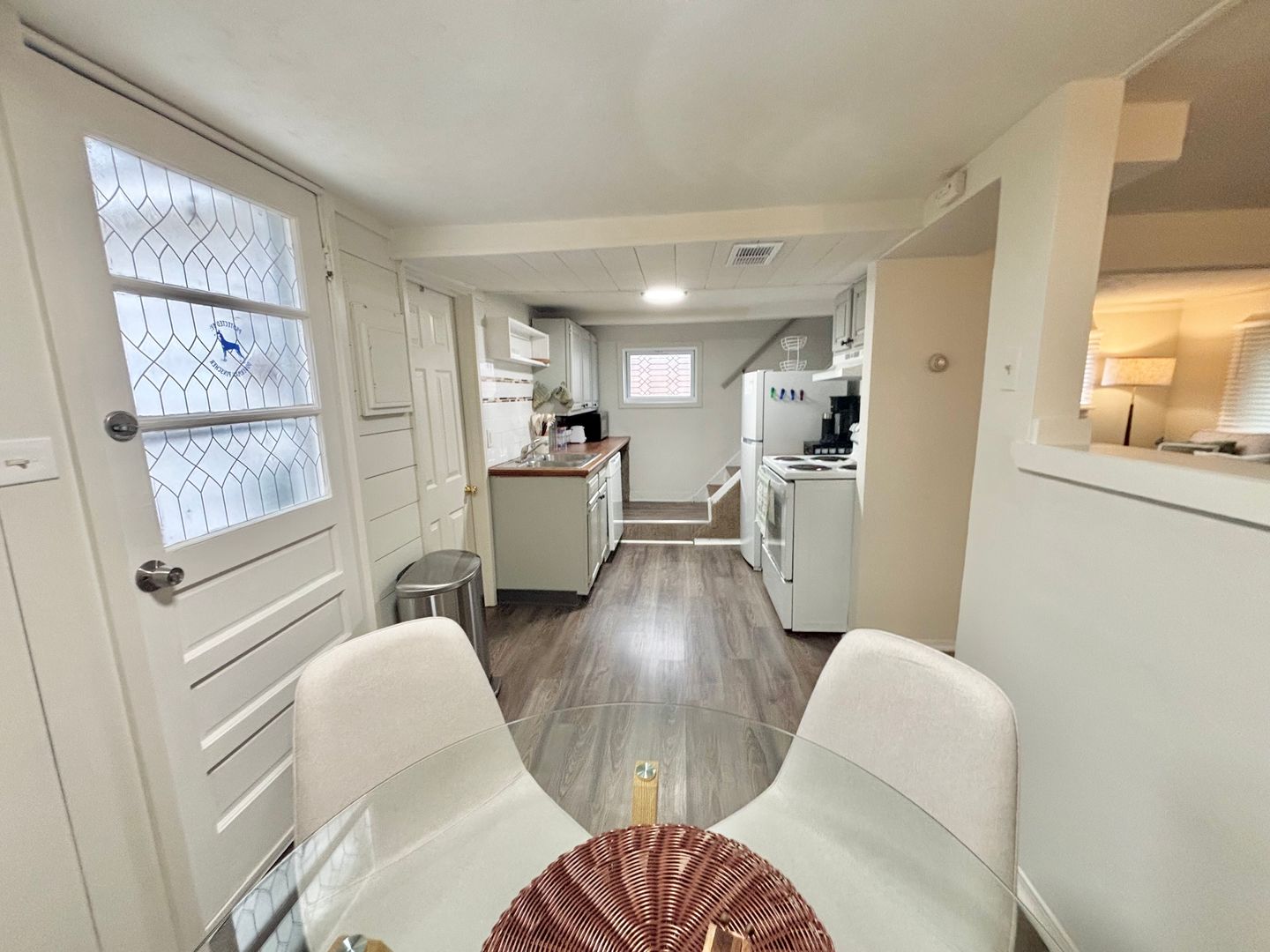 Rochester House: 332 Cascade Place