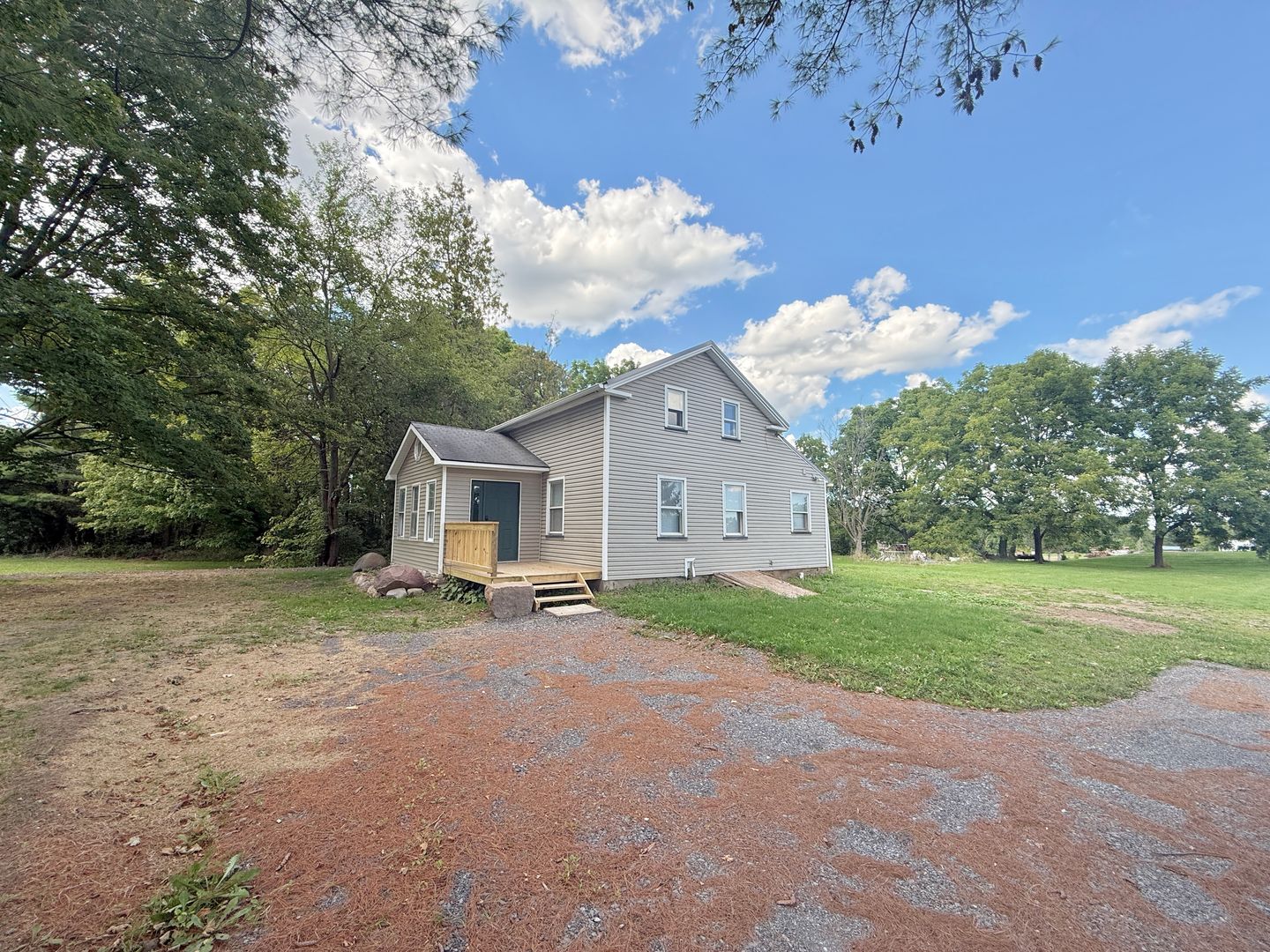 Shortsville Apartment: 3838 Dewey Road