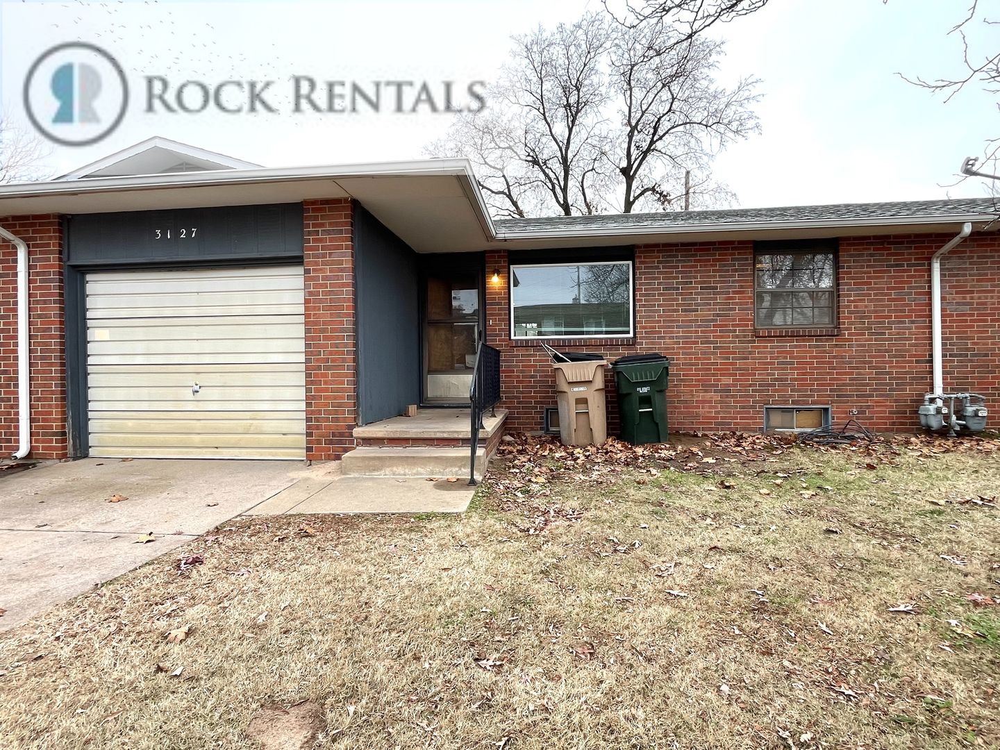 Hutchinson Apartment: 3125 Belmont St