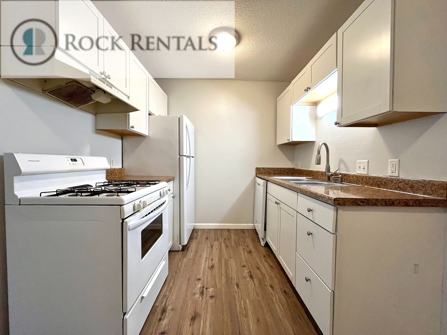 Hutchinson Apartment: 116 E 10th Ave