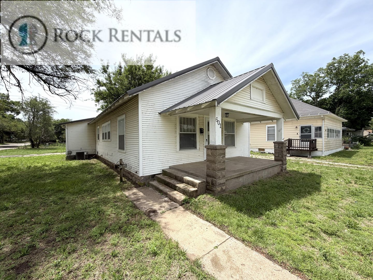 Hutchinson House: 601 W 8th Ave
