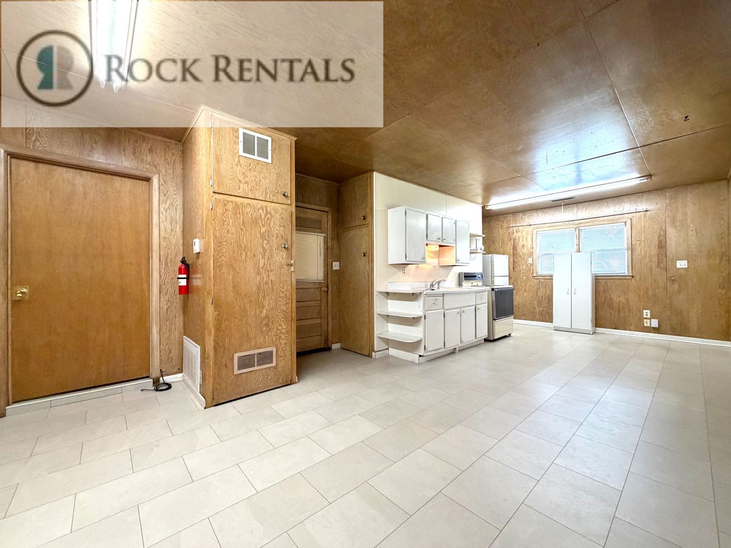 Hutchinson Apartment: 714 W 22nd Ave