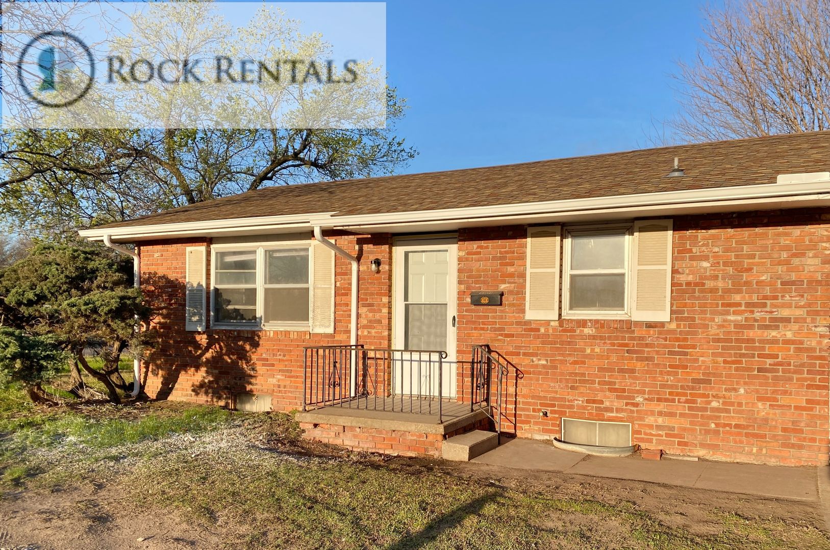 Hutchinson Apartment: 1101 N Baker