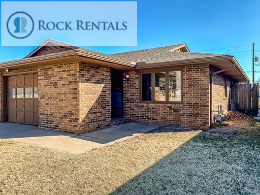 Nice 2 Bed Duplex in Great Neighborhood – photo 1