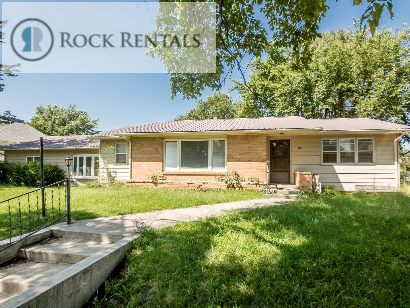 Arlington House: 508 W Main St