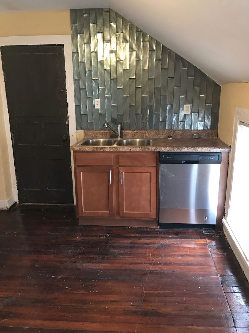 Rochester Apartment: 209 Gregory St