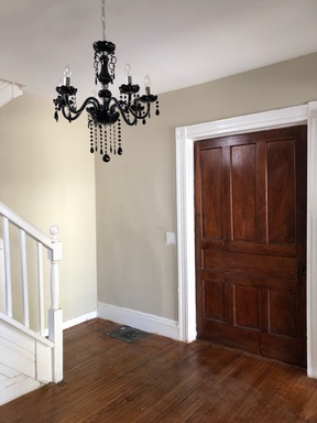 3 bedroom 1.5 bath located between the south wedge and park avenue in the middle of Monroe Ave – photo 1