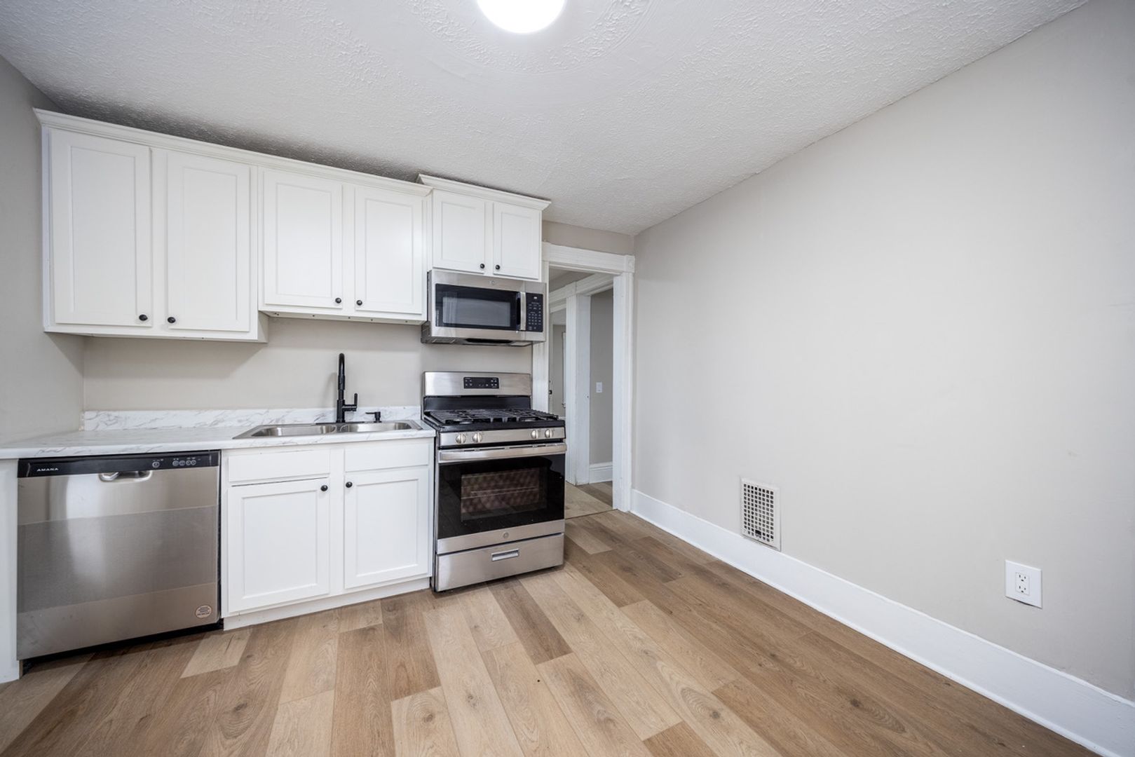 Rochester Apartment: 320-322 Wisconsin St