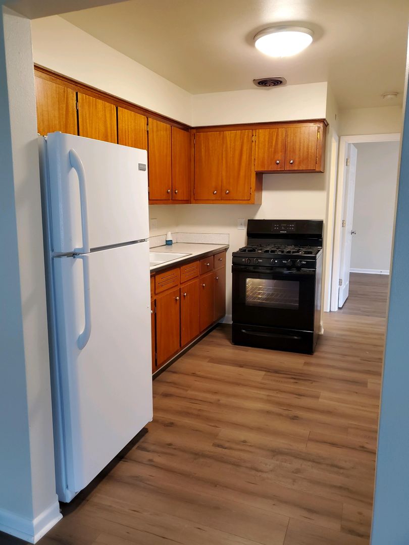 Rockford Apartment: 2225 7th Ave