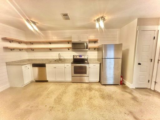Cozy 1 Bed / 1 Bath in Convenient Location. MOVE IN SPECIAL! – photo 1