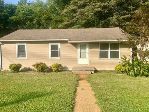 Beautiful 4-Bedroom Home in Huntsville! – photo 1