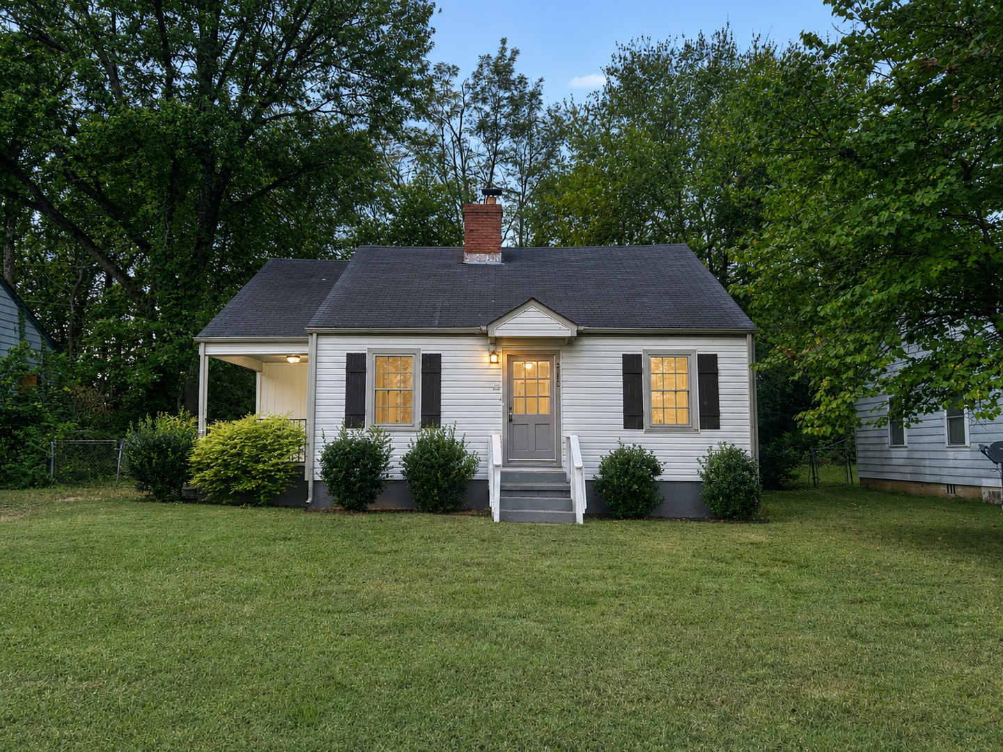 Huntsville House: 2112 Sycamore Street SW