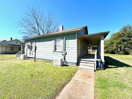 ONE BEDROOM/ONE BATH - CONVENIENT LOCATION! – photo 1