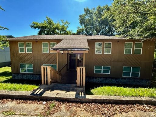 AVAILABLE NOW-TWO BEDROOM APARTMENT WITH MOVE IN SPECIAL! – photo 1