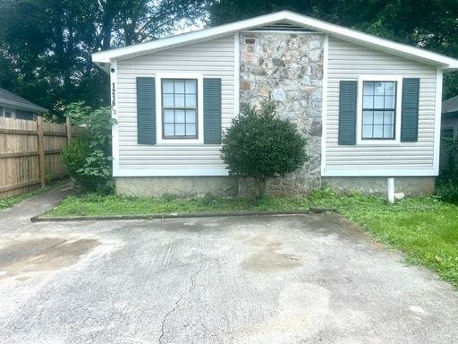 Charming 2-bedroom duplex available now! – photo 1