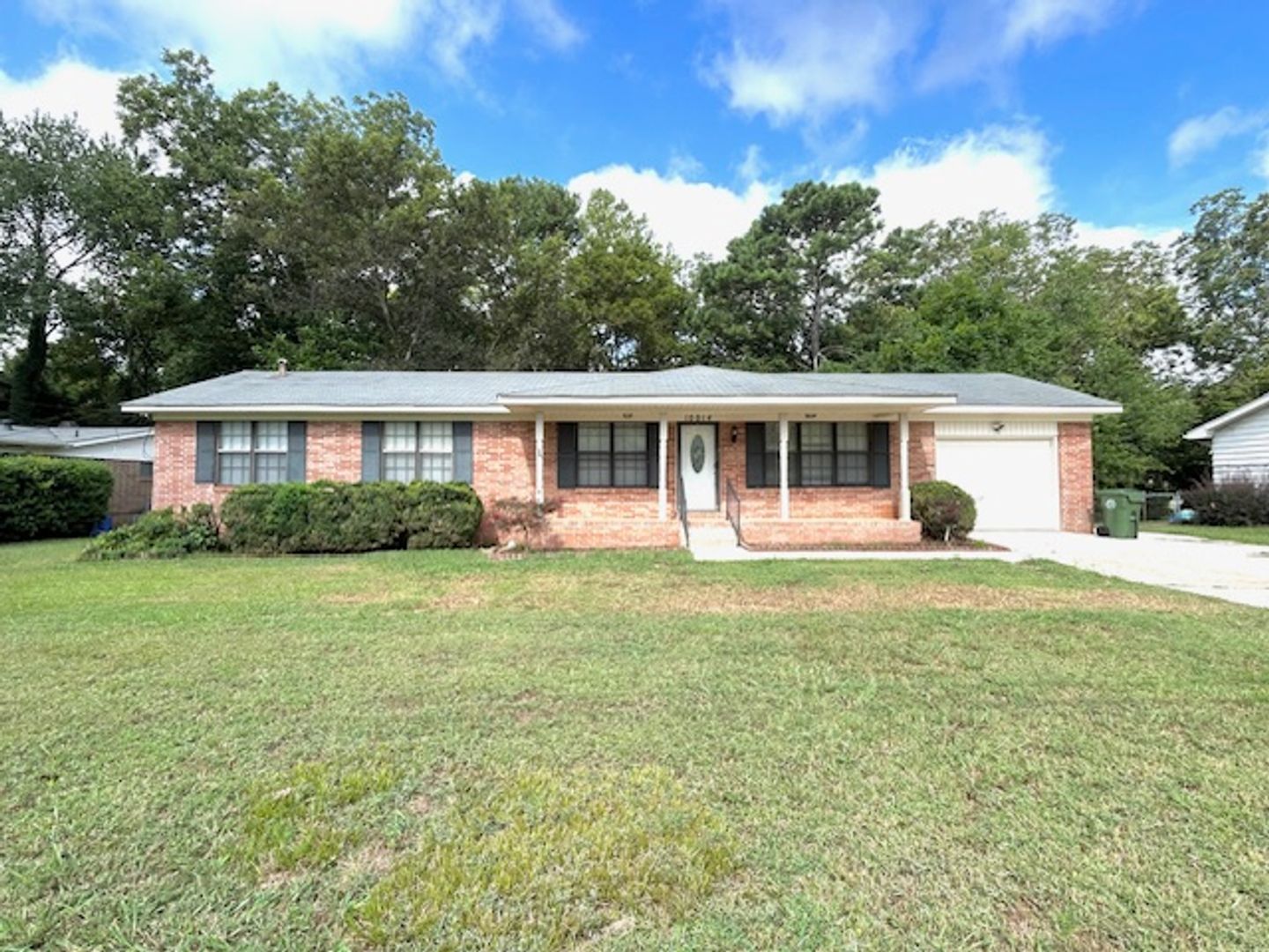 Huntsville House: 10014 Louis Drive