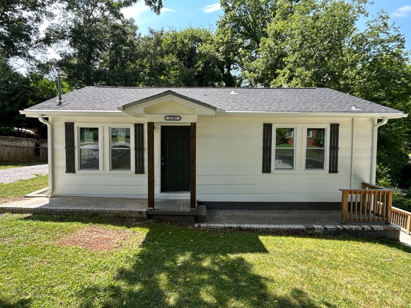 Huntsville House: 2209 Hill St NW