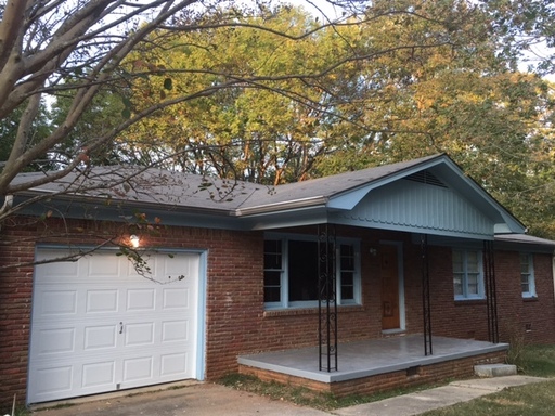 $500 move in special!-$500 off the first month's rent. A must see 3/2 charming brick ranch with a newly renovated kitchen. – photo 1