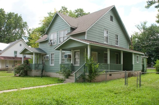 CHARMING TWO BEDROOM HOME MOVE-IN READY!!! – photo 1