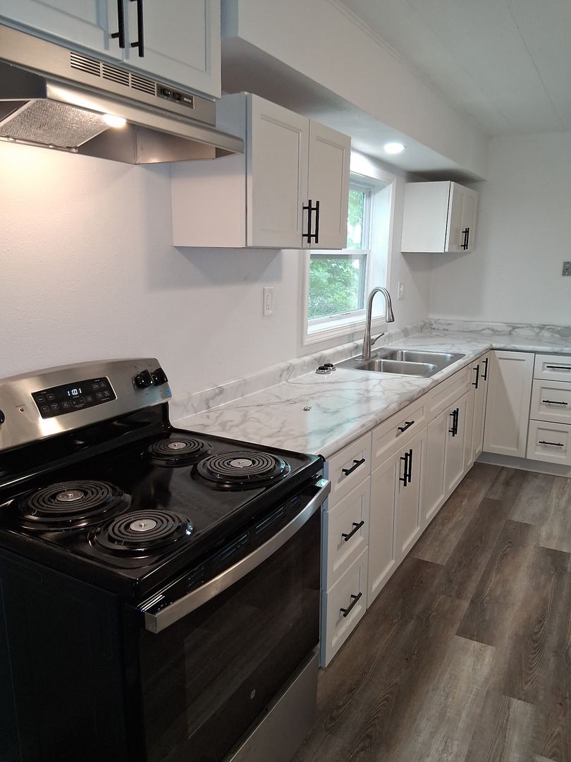 Menominee Apartment: 801 8th Ave