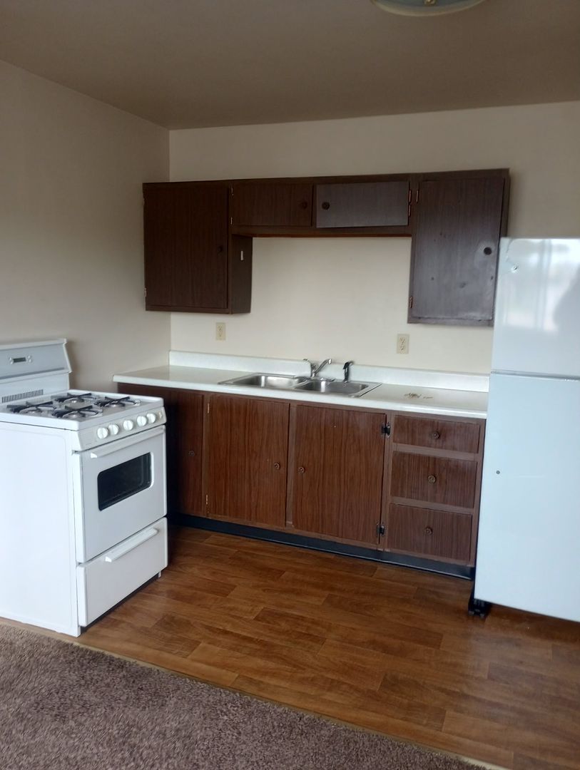 Menominee Apartment: 3625 10th St