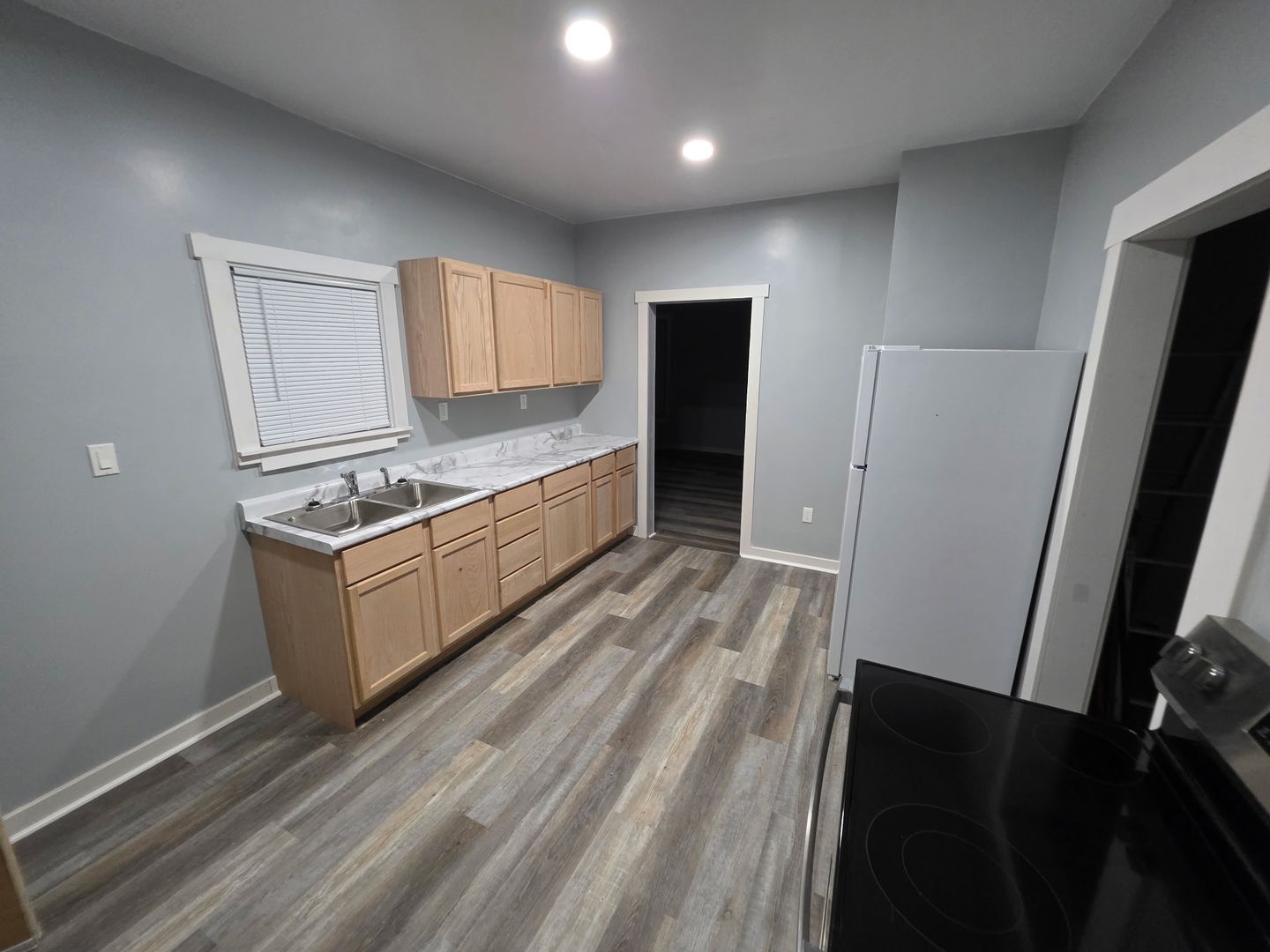 Marinette Apartment: 1344 Oakes St