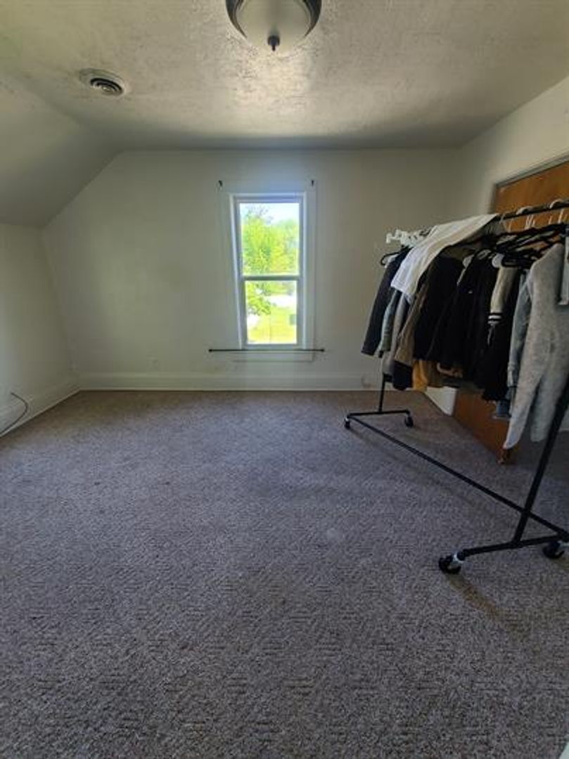 Marinette Apartment: 1323 Shore Dr