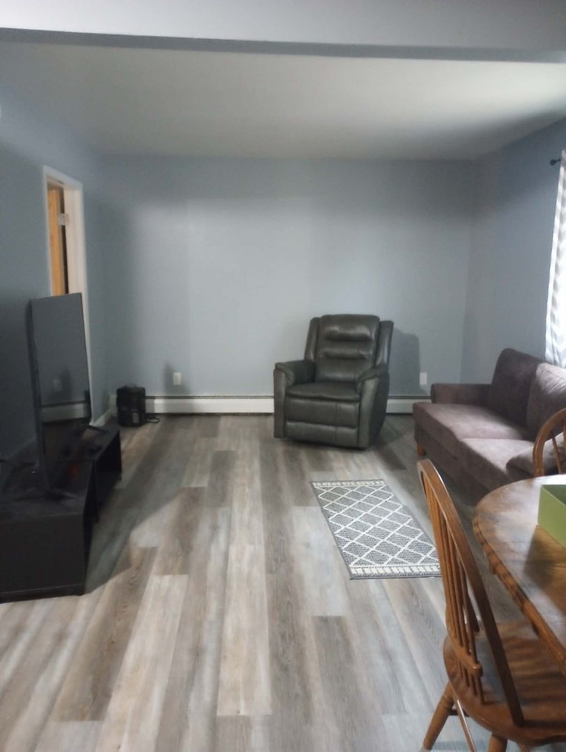 Menominee Apartment: 1005 41st Ave
