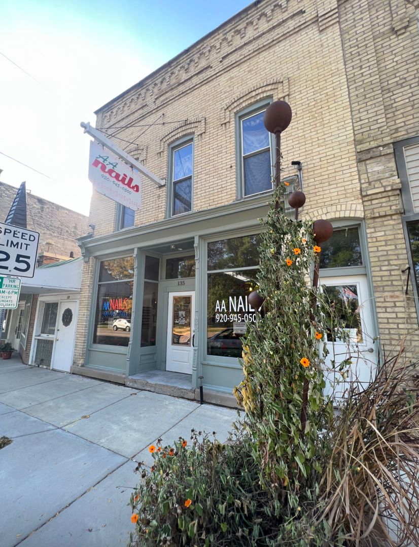 Lake Mills Apartment: 135 North Main Street