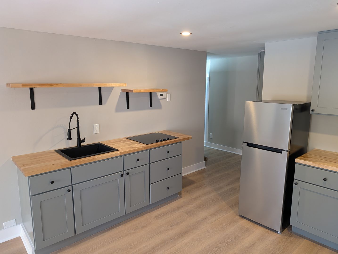 Rockport Apartment: 242 Commercial Street