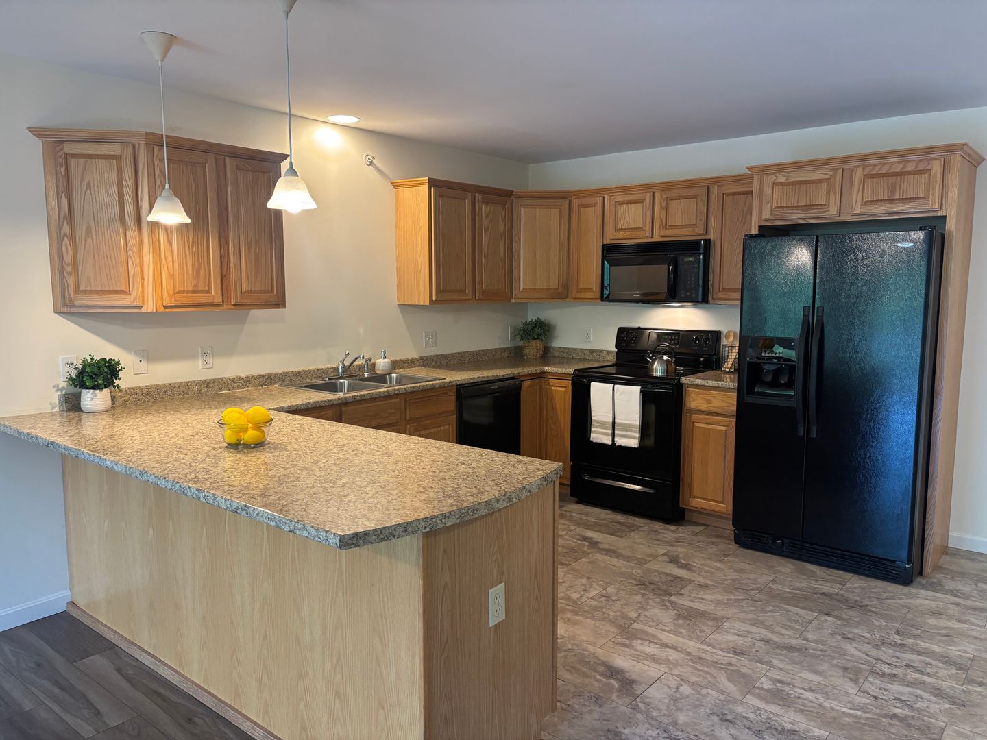 Augusta Apartment: 4 Commonwealth Ln