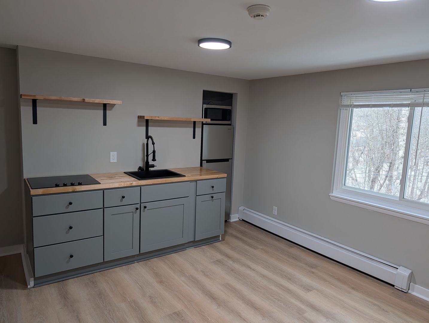 Rockport Apartment: 242 Commercial Street