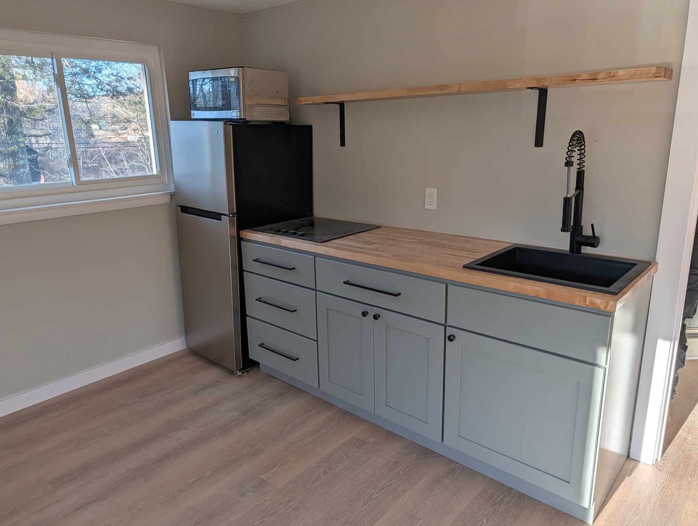 Rockport Apartment: 242 Commercial Street