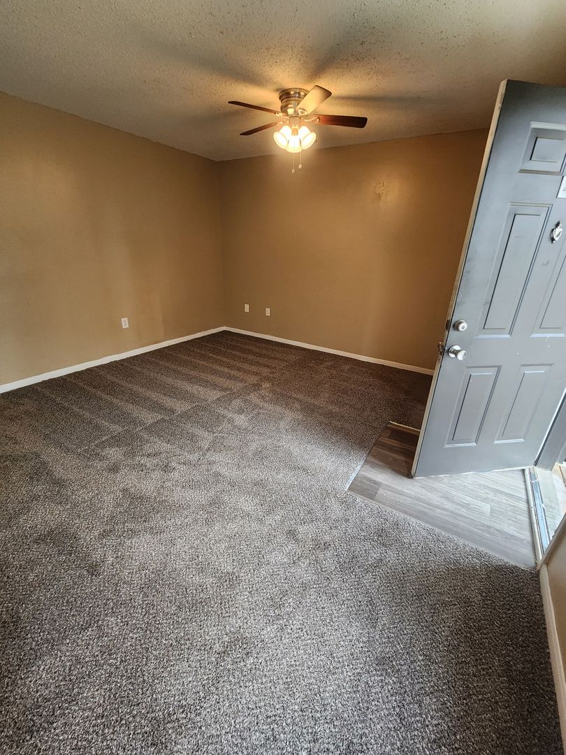 Decatur Apartment: 306 Courtney Drive SW