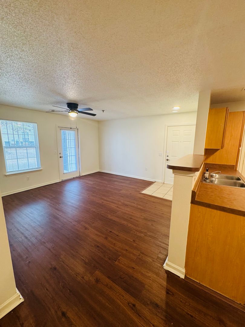 Cleveland Apartment: 1525 Spring Place Rd SE