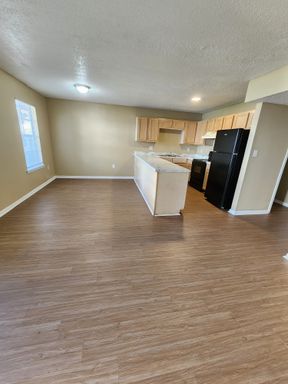 2 bedroom apartment with water included – photo 1