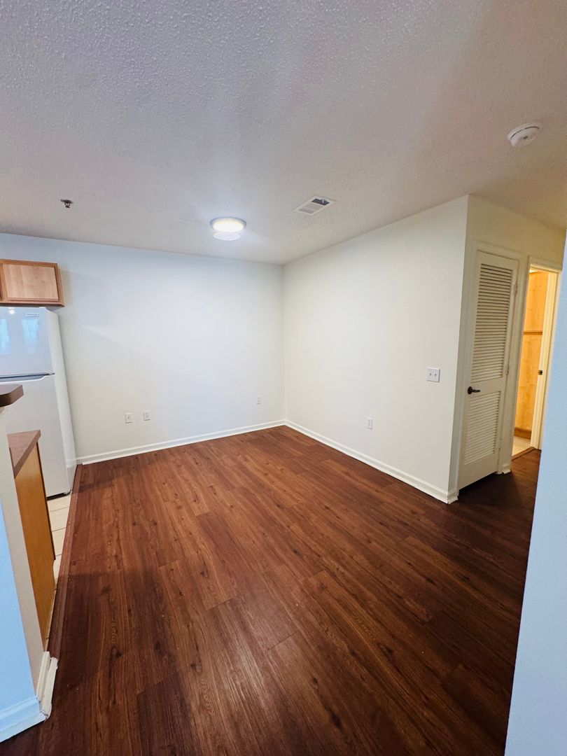 Cleveland Apartment: 1525 Spring Place Rd SE