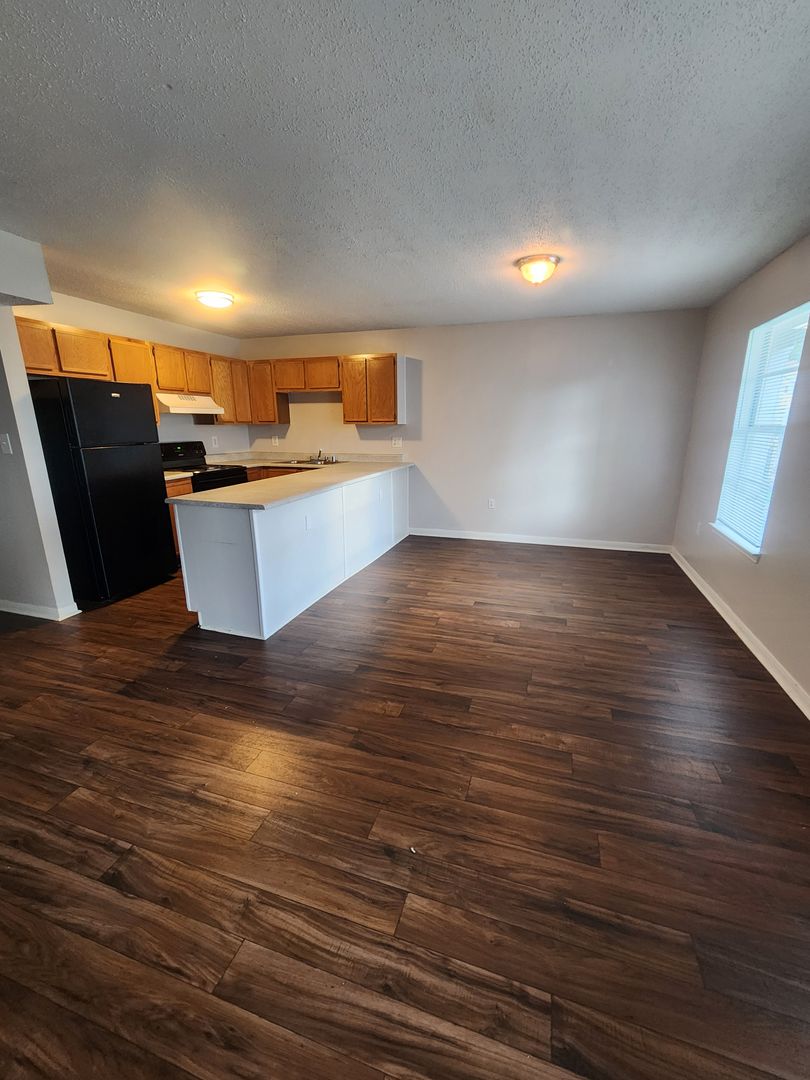 Decatur Apartment: 306 Courtney Drive SW