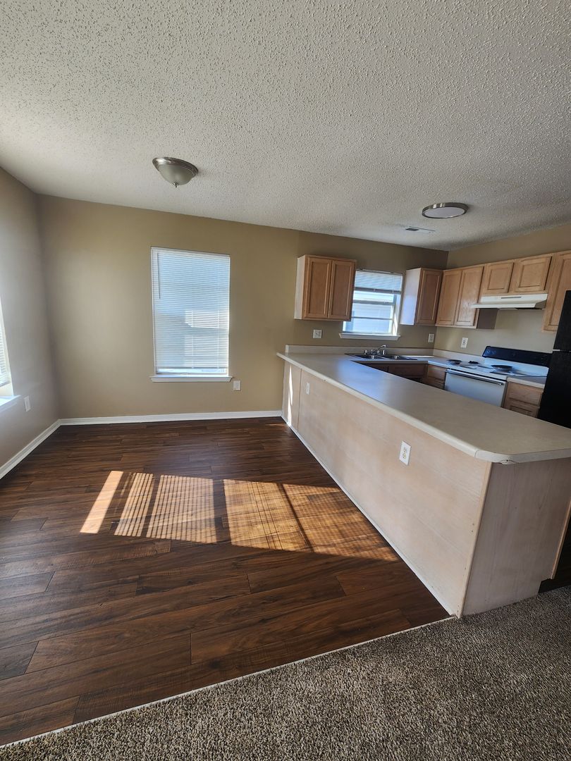 Decatur Apartment: 306 Courtney Drive SW