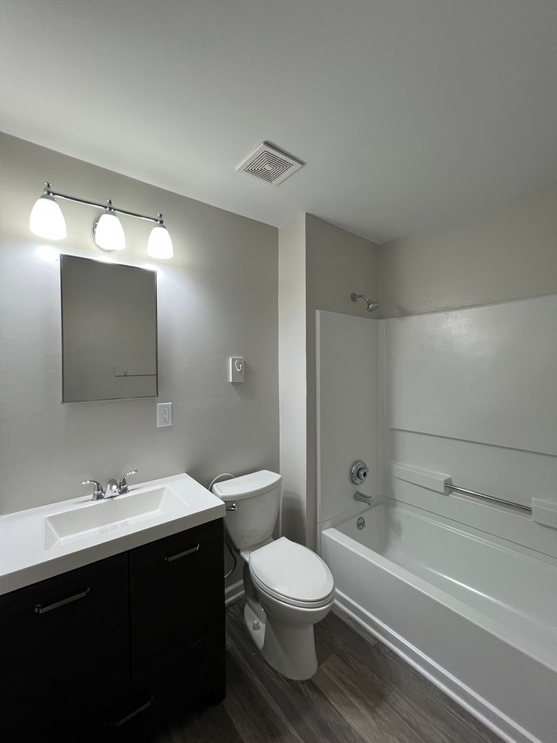 Decatur Apartment: 306 Courtney Drive SW