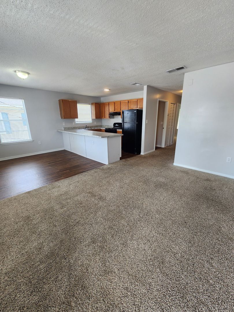 Decatur Apartment: 306 Courtney Drive SW