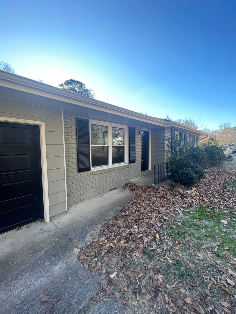 Chattanooga House: 918 Sylvan Avenue