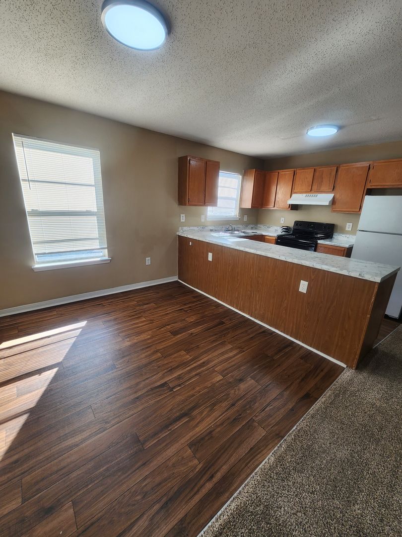 Decatur Apartment: 306 Courtney Drive SW