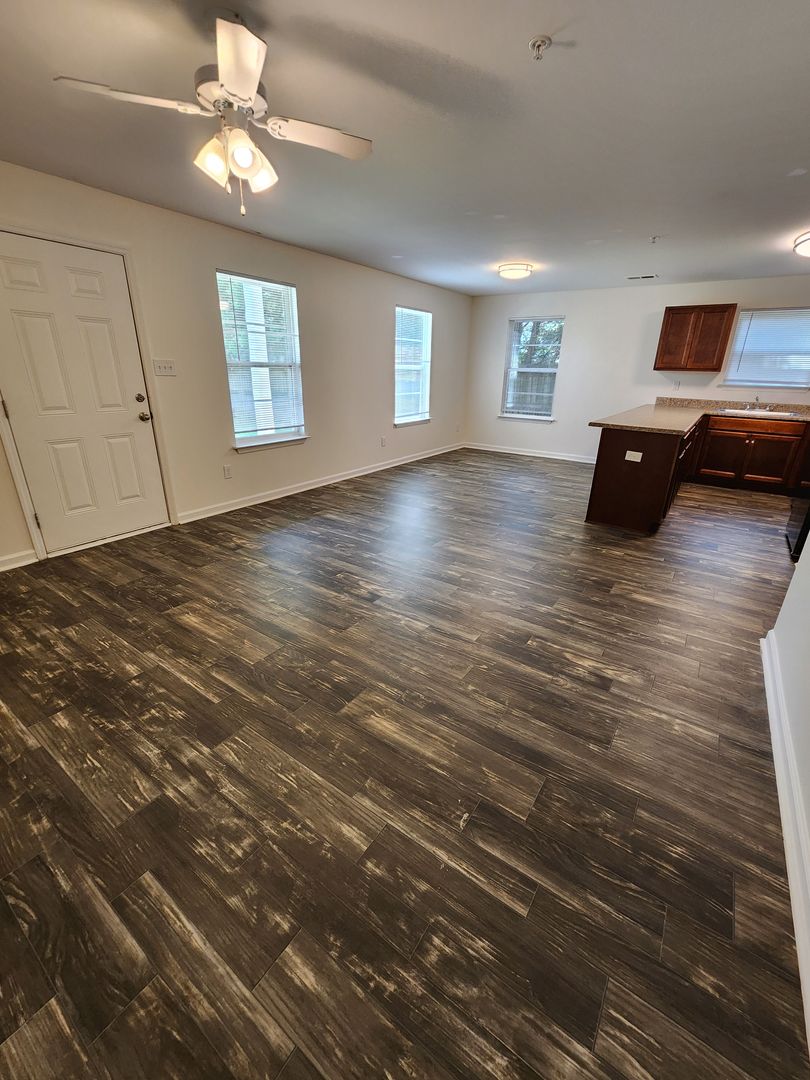 Decatur Apartment: 306 Courtney Drive SW