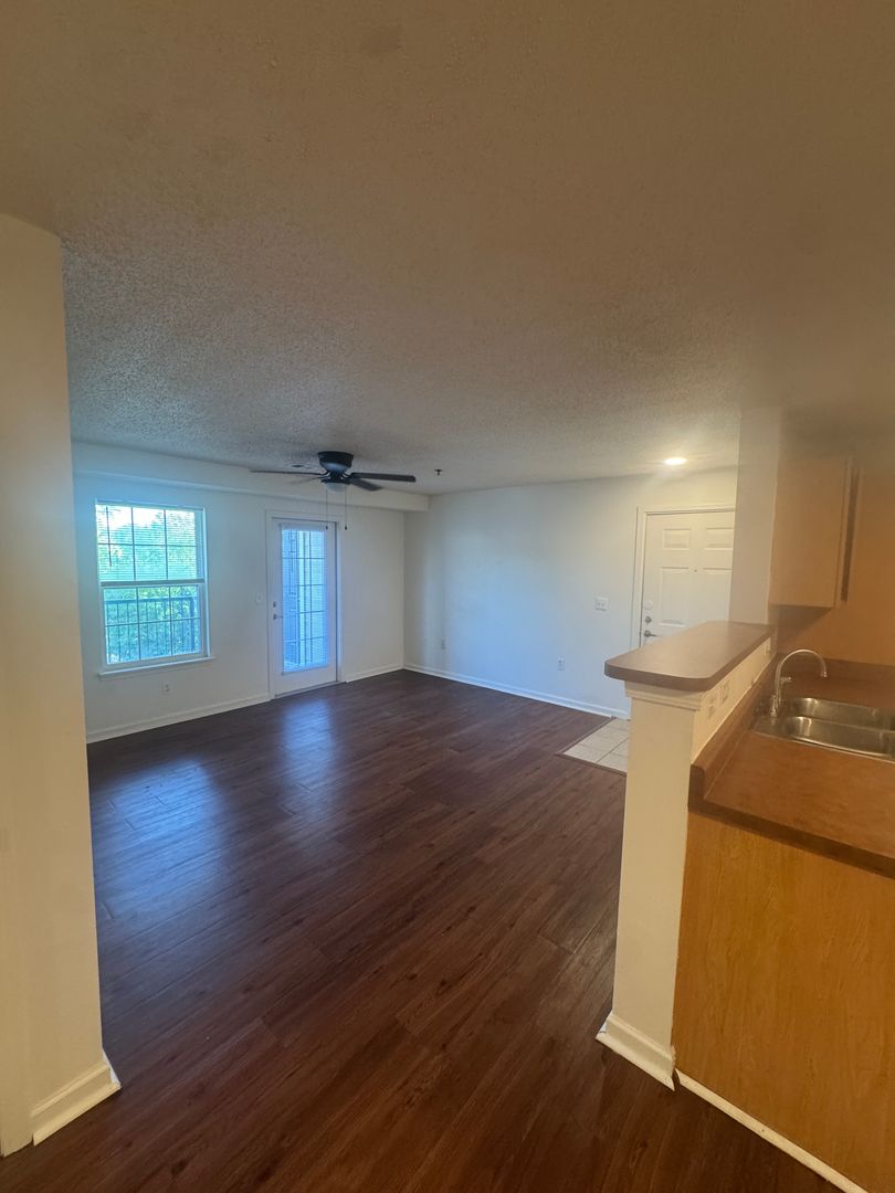 Cleveland Apartment: 1525 Spring Place Rd SE