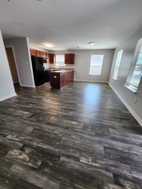 2 bedroom with upgrades – photo 1