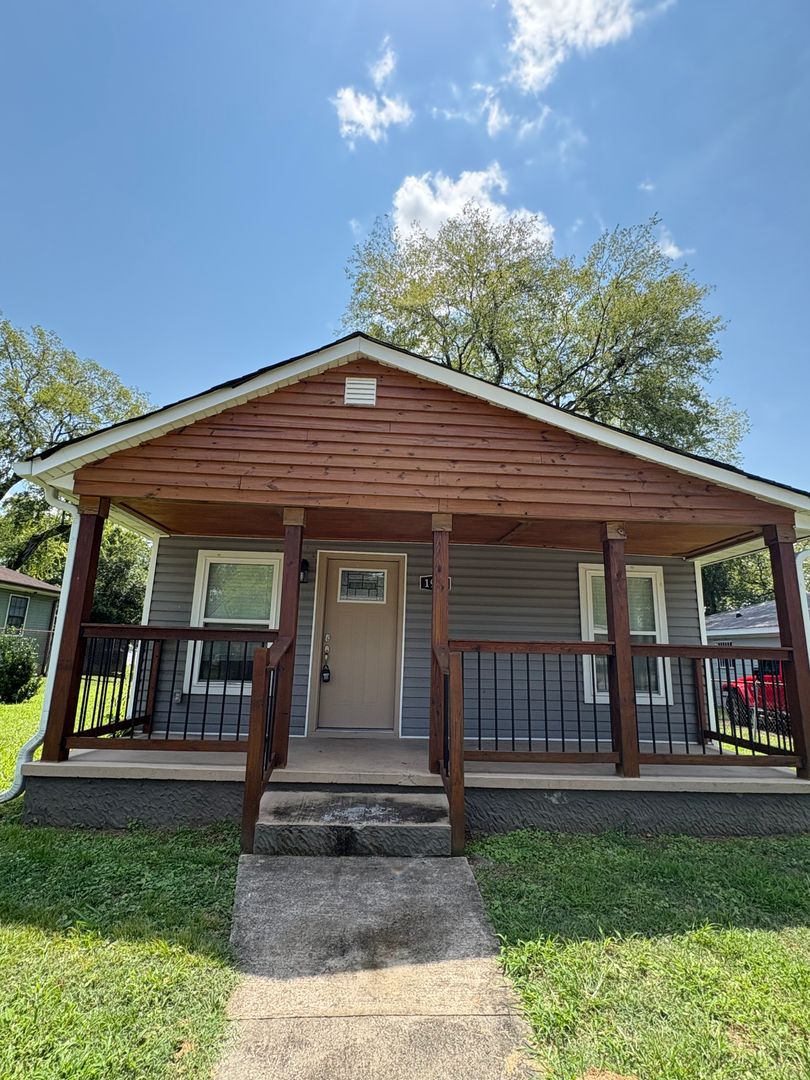 Chattanooga House: 1908 Robbins Street