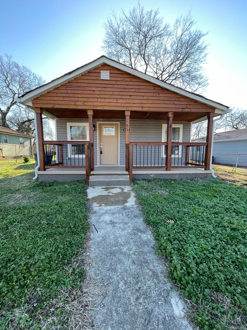 Chattanooga House: 1908 Robbins Street
