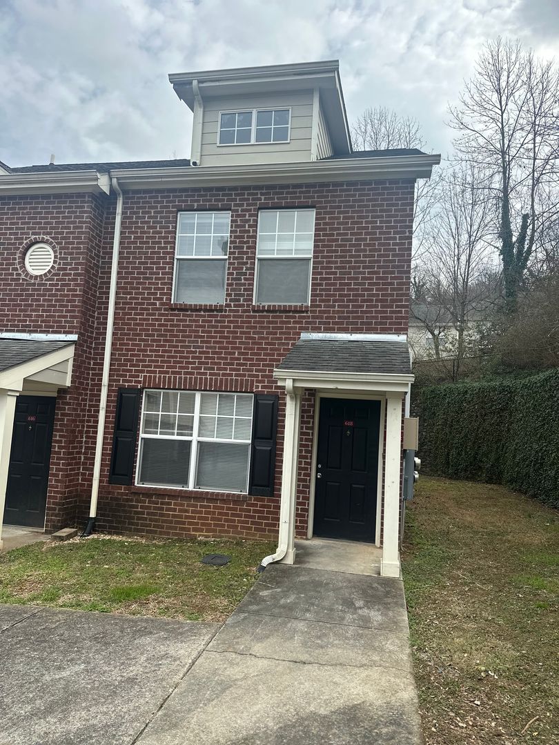 Chattanooga Apartment: 1519 Ryan Street